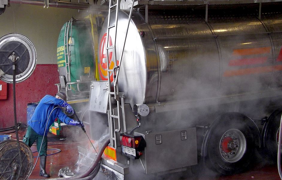Flying high with tank cleaning