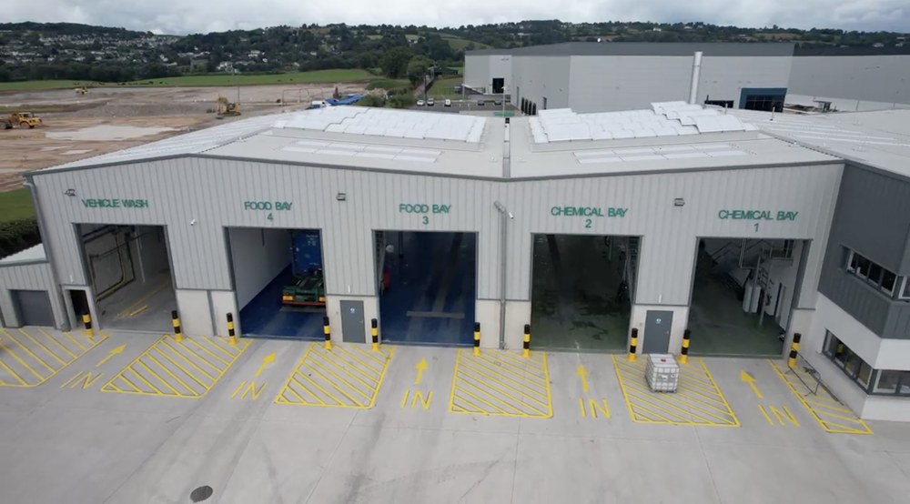 Top tank cleaning site