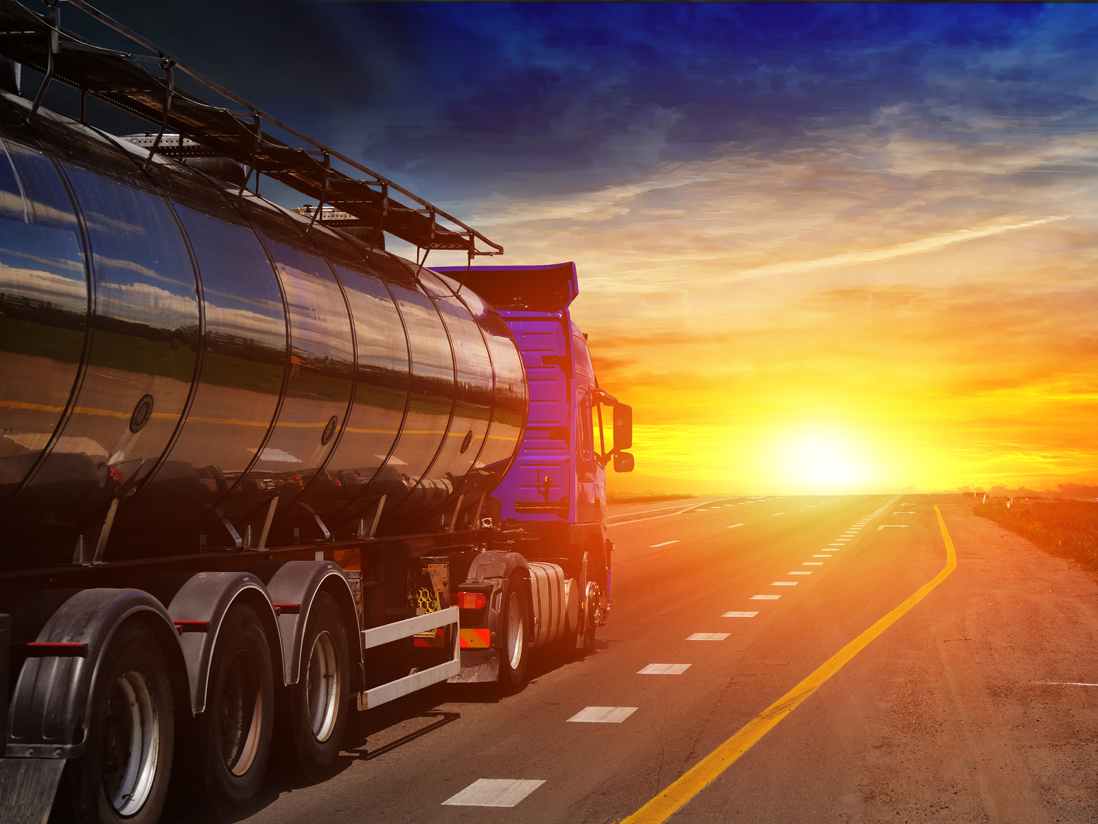 Global tank container fleet reaches 899,044 units