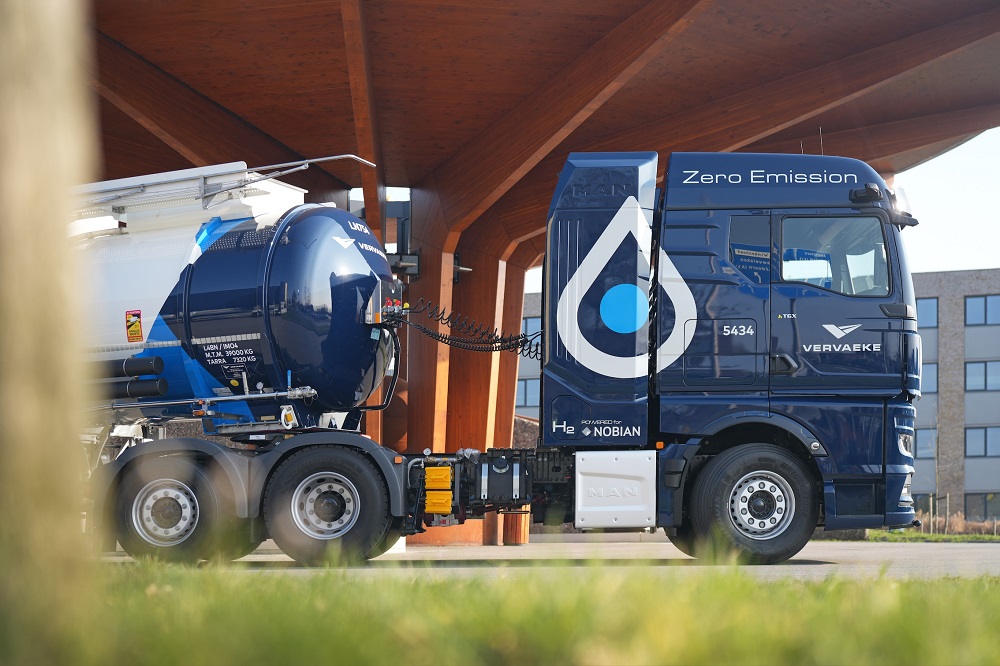 VERVAEKE introduces the first ADR certified hydrogen tanker in Europe